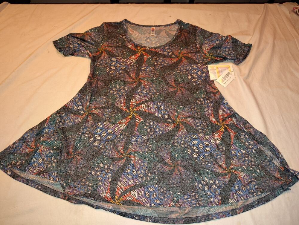 LuLaRoe Perfect T Short Sleeve Shirt Top Xtra Small NWT XS Faded Shapes NEW